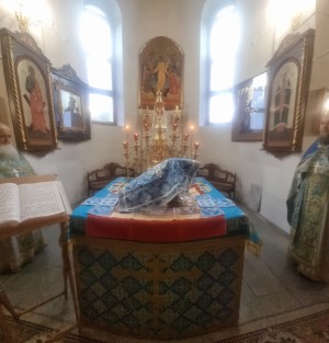 В Недели 13-ю по Пятидесятнице Игумен Нестор(Болков) совершил Божественную Литургию в Богоявленском мужском монастыре.